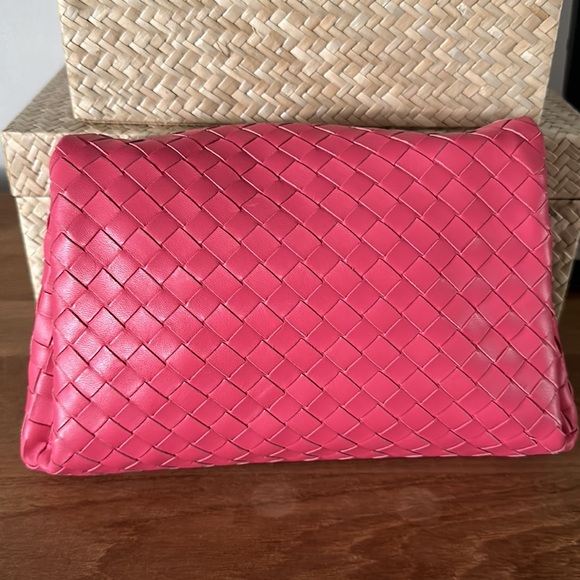 BOTTEGA VENETA Nappa Intrecciato Cosmetic Case in Barbie Pink - Picture 2 of 7